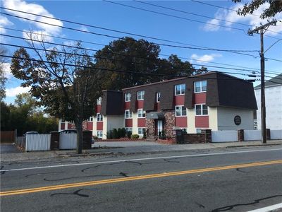 422 Smithfield Ave APT 4, Pawtucket, RI, 02860