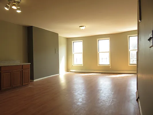 Rented by Rennit Inc. | media 19