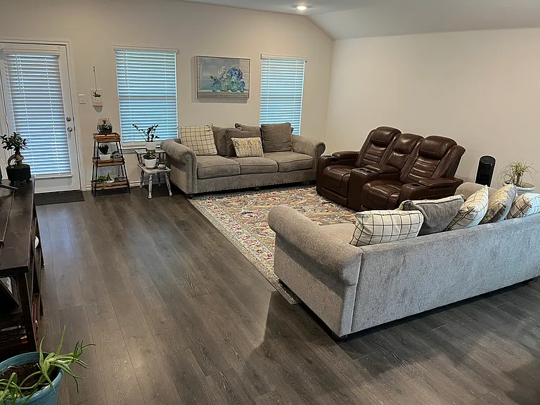 108 Omaha Ln — Photo 2