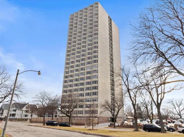 2525 South Shore DRIVE #2F, Milwaukee, WI 53207