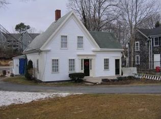 77 Pleasant St, Hyannis, MA 02601