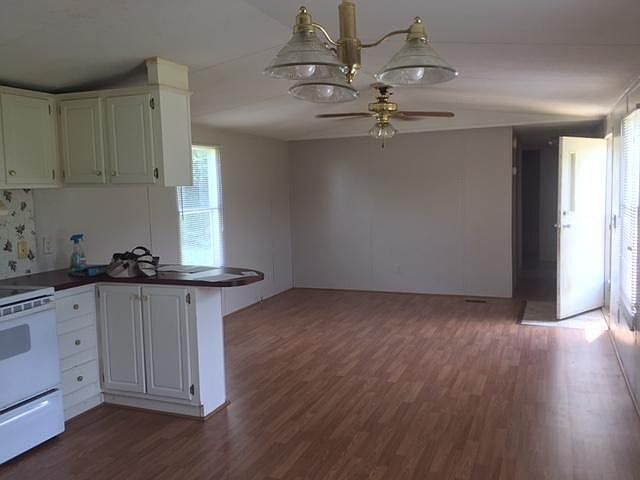 1st image of 4187 Jennifer Ln