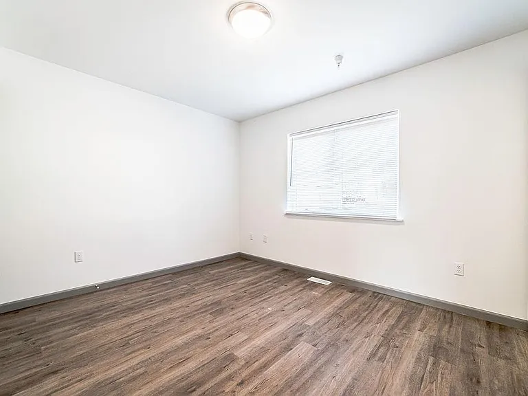 405 E Auklet Ave #8 — Photo 5