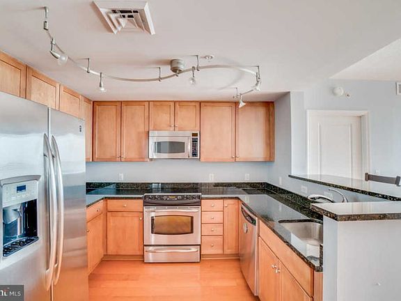 3rd image of 1020 N Highland St Unit 810