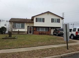 98 Greenwood Dr, Turnersville, NJ 08012