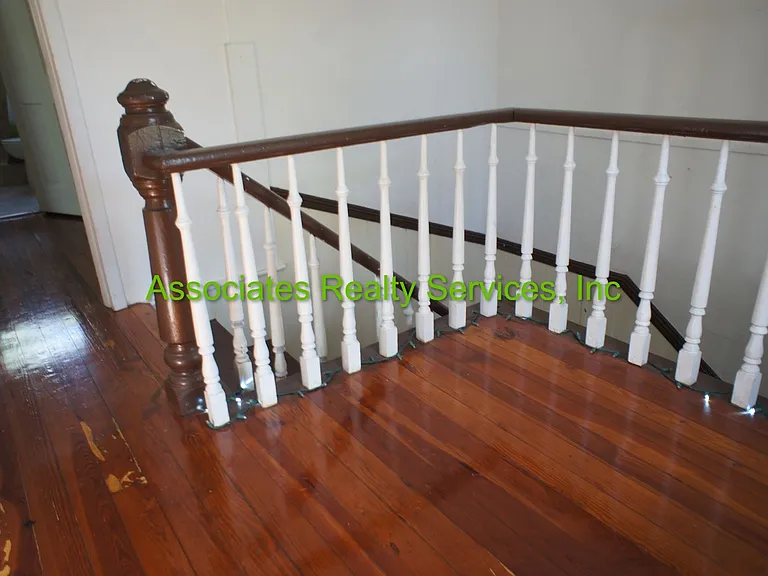 115 NE 9th St — Photo 8
