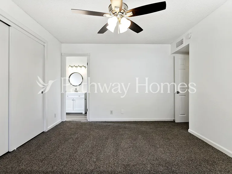 314 E Moore Ave — Photo 17