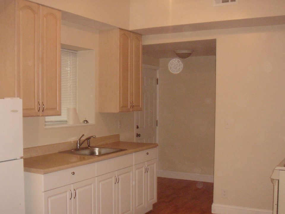 2nd image of 1049 Northampton St