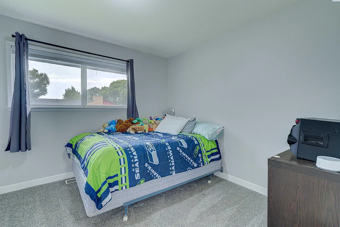 6 bed, 3094 sqft, $3,500 — Photo 4