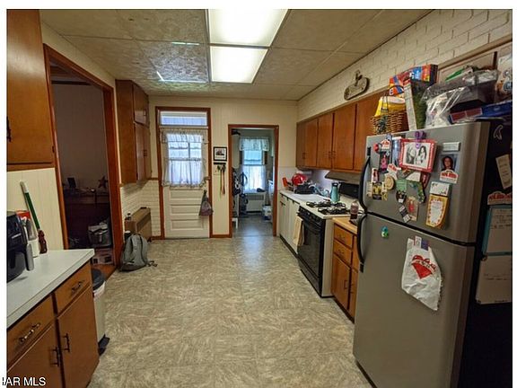 4th image of 708 N 5th Ave