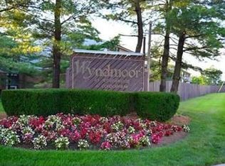 907 Cricket Ln, Woodbridge, NJ