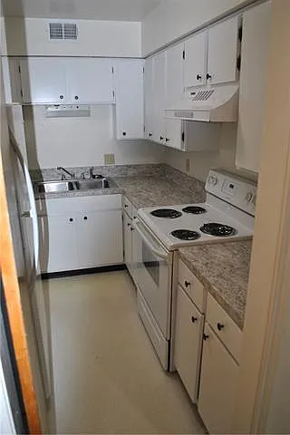 1419 Milan St #206 — Photo 9