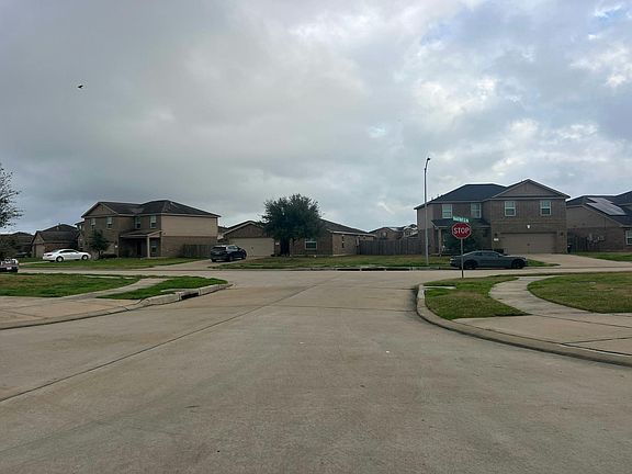5th image of 5211 Briar Cove Cir