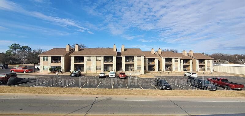 1st image of 400 E Pearl St APT 207