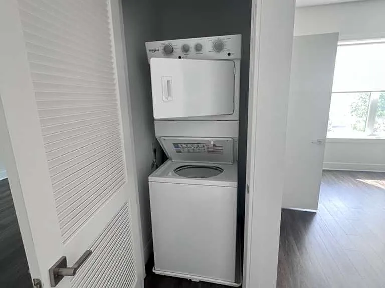 310 Madison Ave #202 — Photo 6