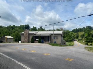 3888-3890 Charleston Rd, Gandeeville, WV 25243