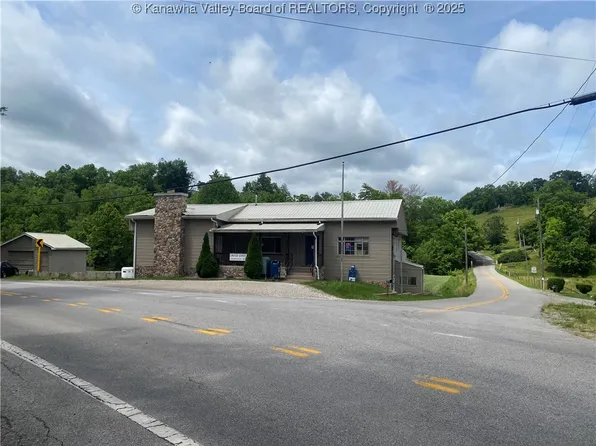 3888-3890 Charleston Rd, Gandeeville, WV 25243