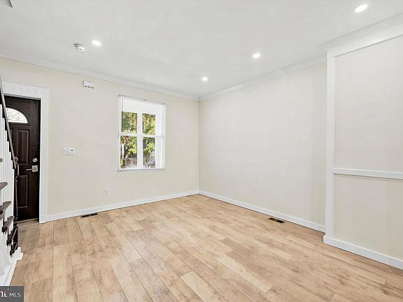 4th image of 6247 Clearview St