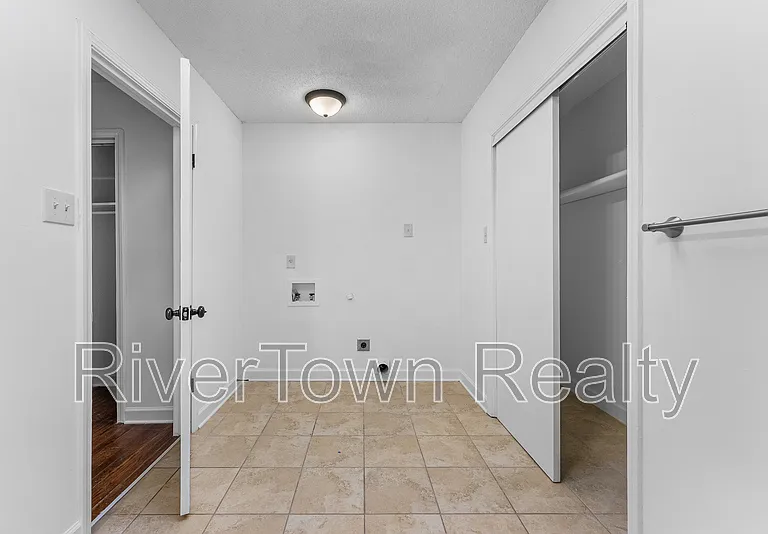 810 Indian Dr — Photo 22