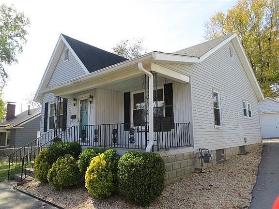 3rd image of 110 Elm Dr