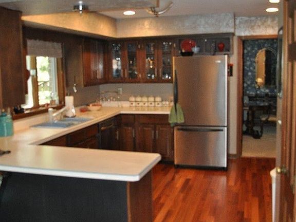 3rd image of 1056 Cedar Creek Cir