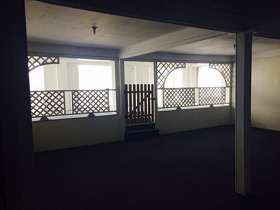 Second floor front window shop