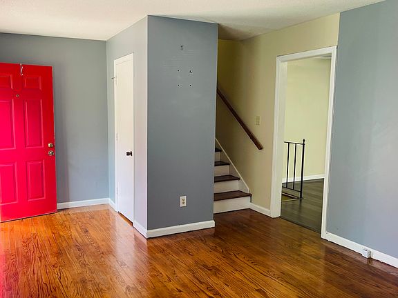 2nd image of 3280 Starlett Ave
