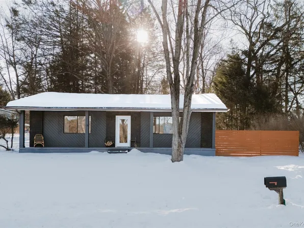 33 4th Street, Narrowsburg, NY 12764