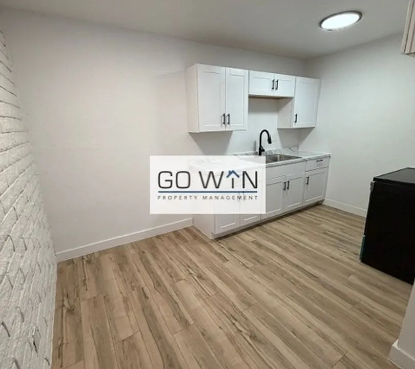 54 W Southern Ave