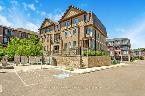 445 Ontario St N Photo 1