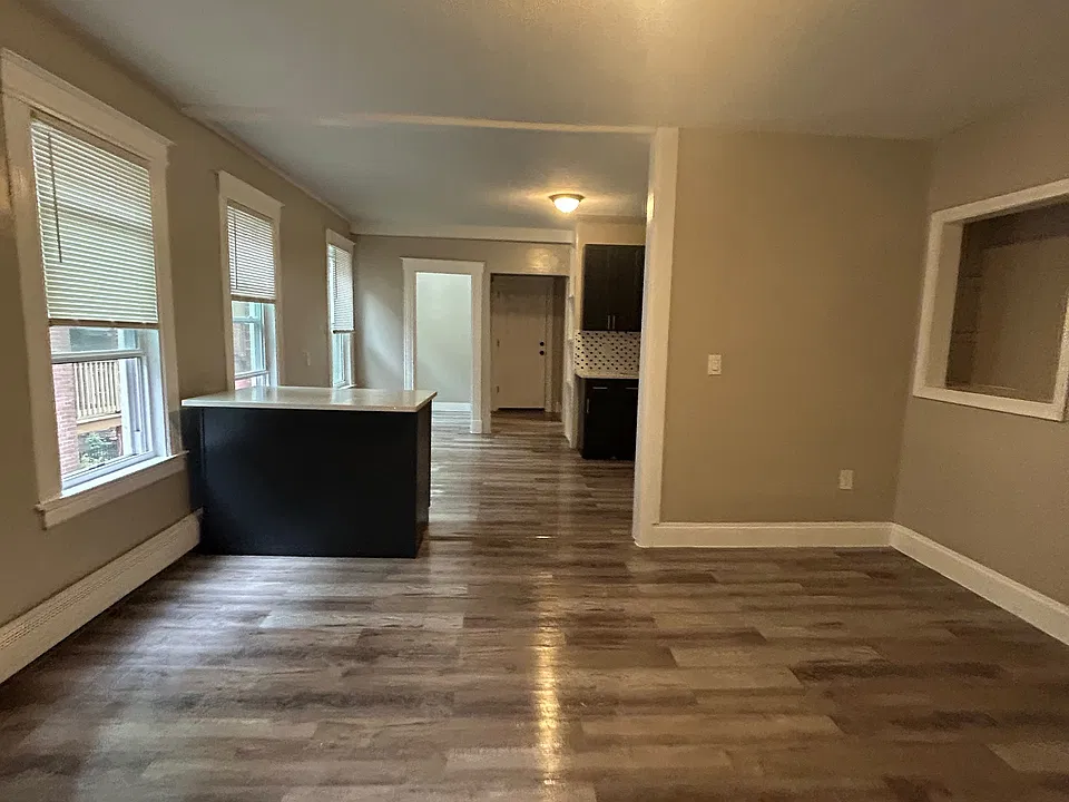 76 Hamilton St #2W