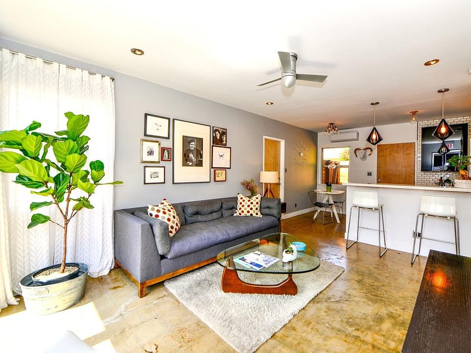 Light and Bright Living Room