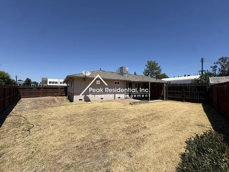 6100 Madison Ave — Photo 16