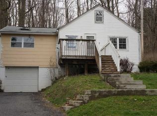 7 Cochran Hill Rd, Poughkeepsie, NY 12603