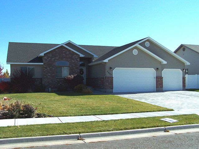 1st image of 3905 Silverado Dr