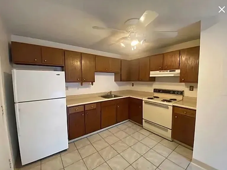 1426 Bodwell Rd #1 — Photo 4