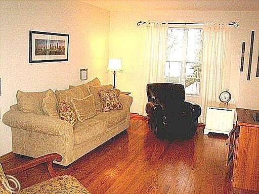 4th image of 1929 Dorchester Ct #1