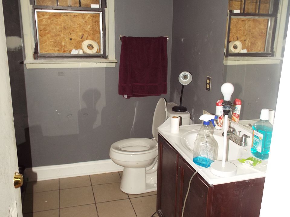 2nd image of 4646 Artelia Dr
