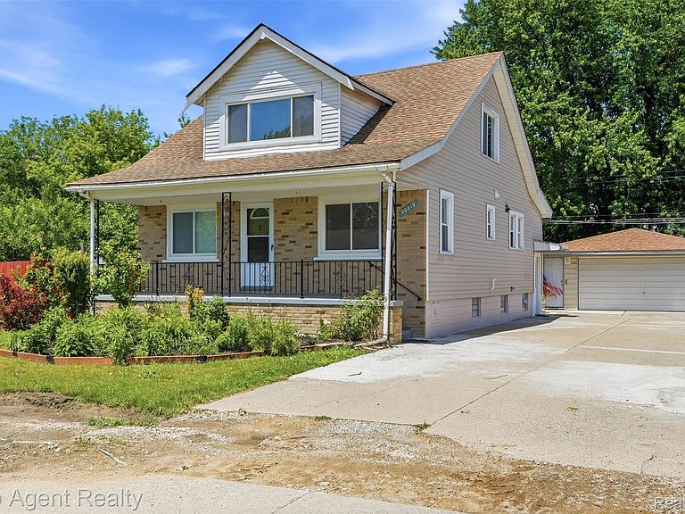 20219 Nicke St, Clinton Township