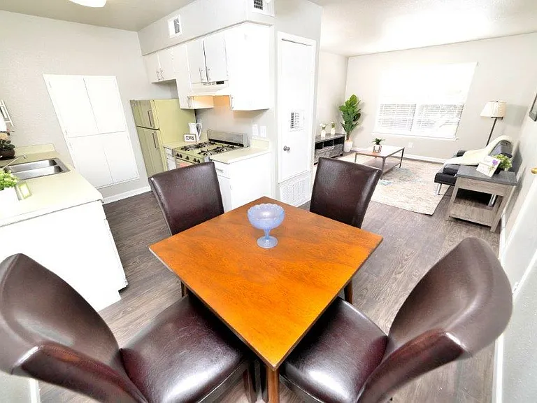 South Point Apartments — Photo 2