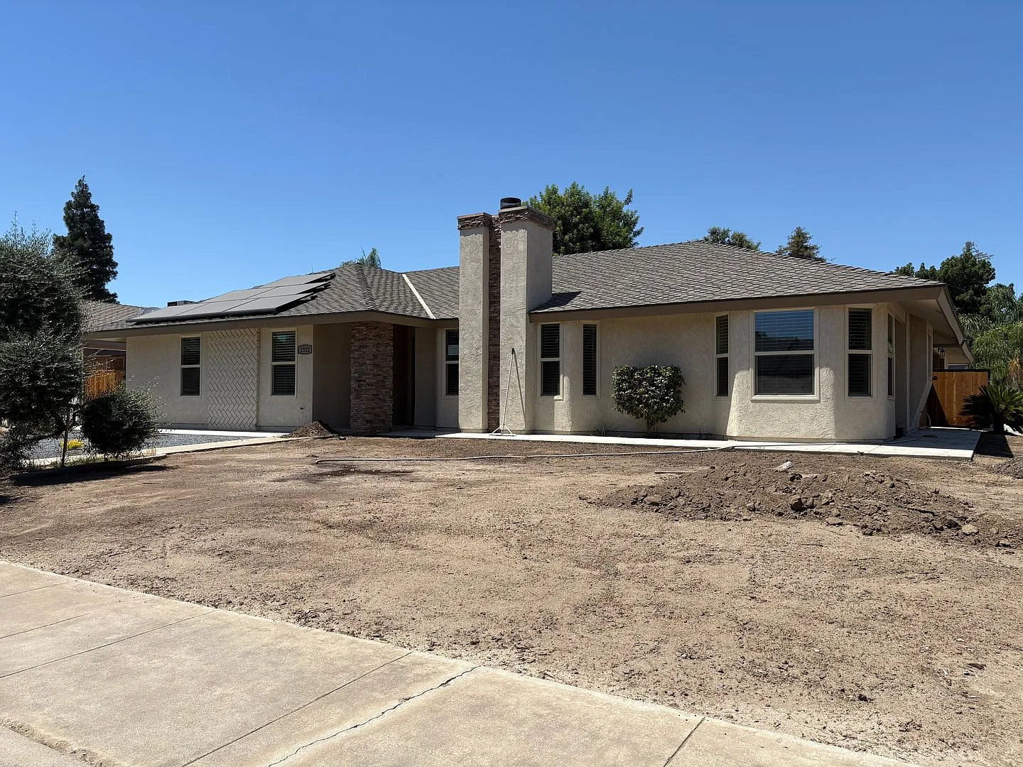 Updated SE Visalia Corner Lot Home Rent Ready! — Photo 2