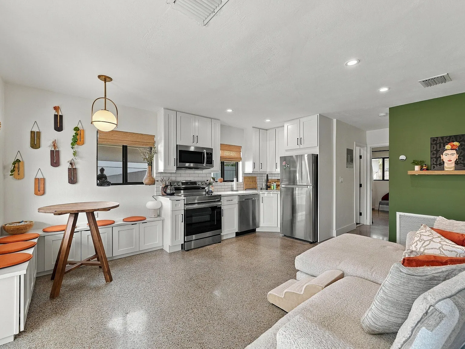1 bed, 1.0 bath, 800 sqft, $2,400 — Photo 4