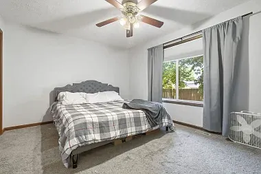 705 Eastview Dr — Photo 5