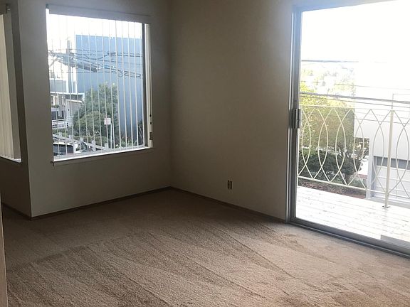 4th image of 95 Corwin St APT 1