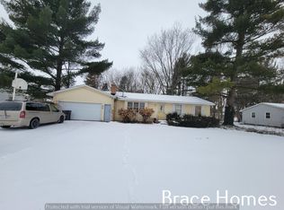 7085 23rd Ave, Jenison, MI 49428