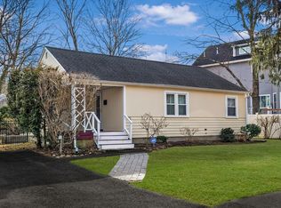 52 Heatherland Rd, Newton, MA 02461