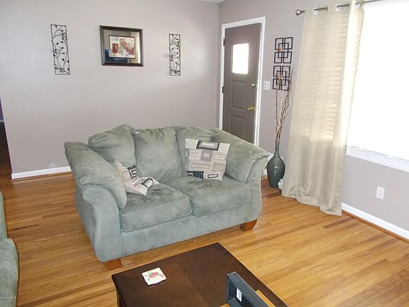 4th image of 216 Rosebank Ct