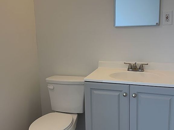 4th image of 218 Kaiulani Ave #3