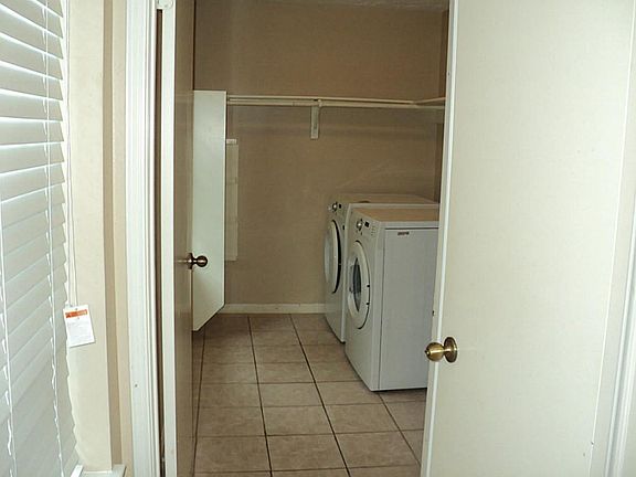 Laundry room all tile