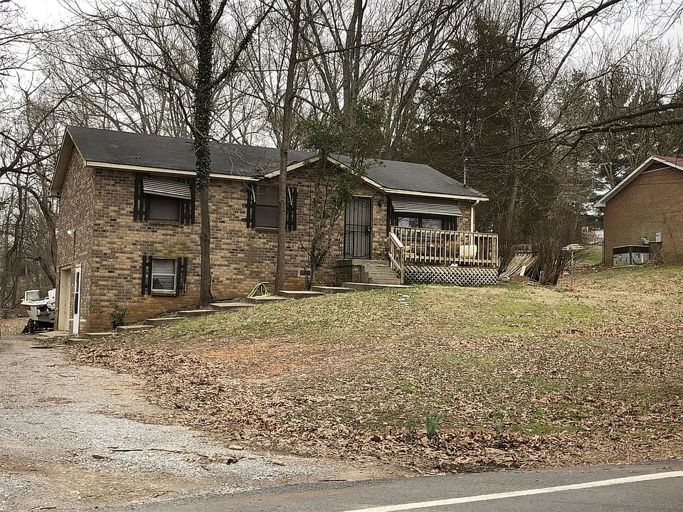 2nd image of 711 Ringgold Rd